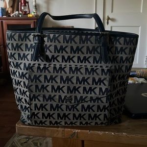Michael Kors tote bag , reasonable offers please